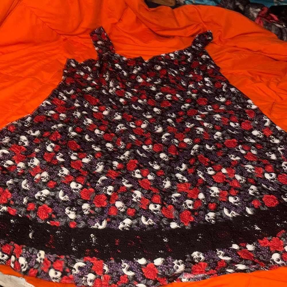 Hot Topic Dress Size 28